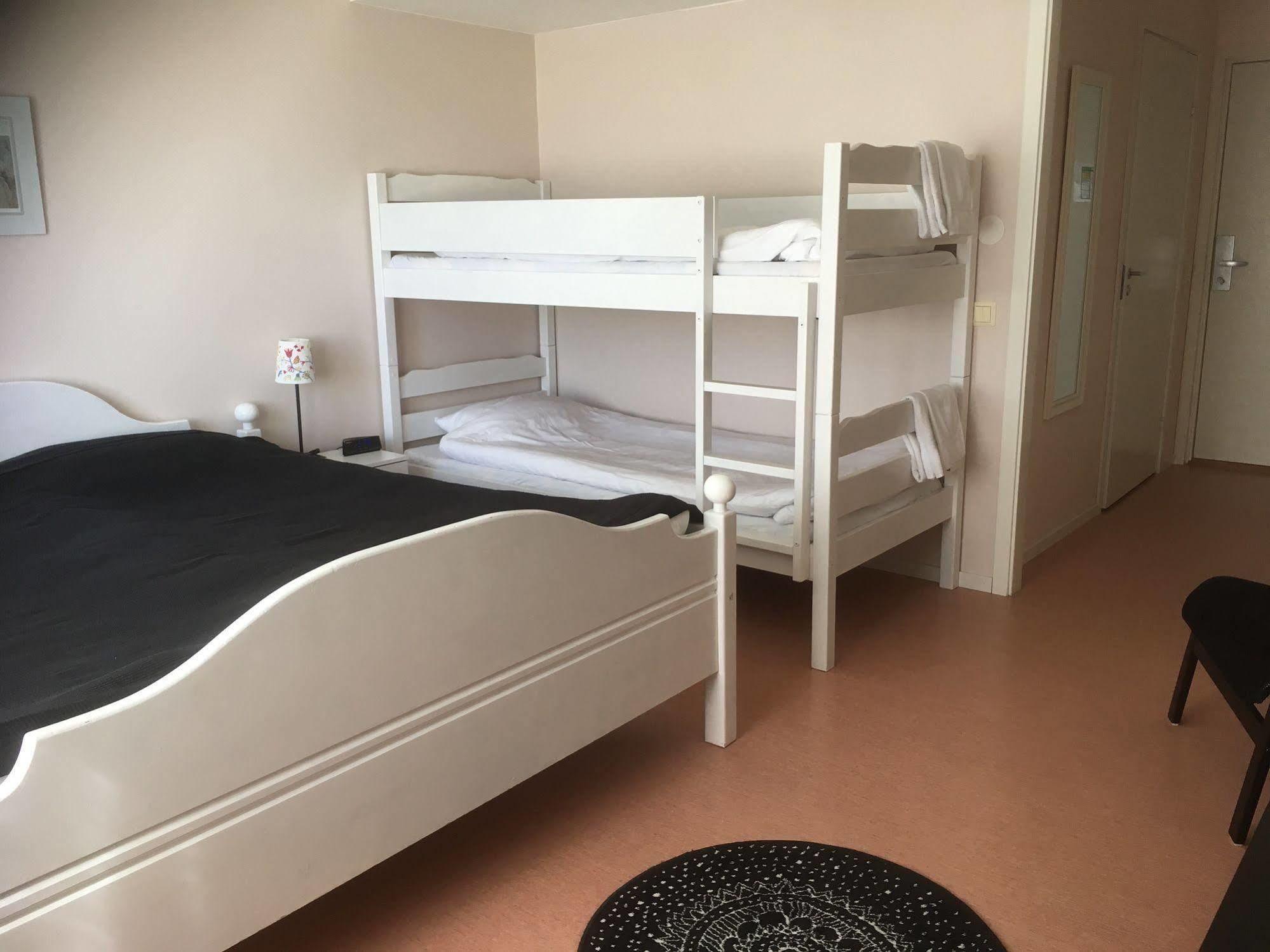 Docksta Hotell Bagian luar foto