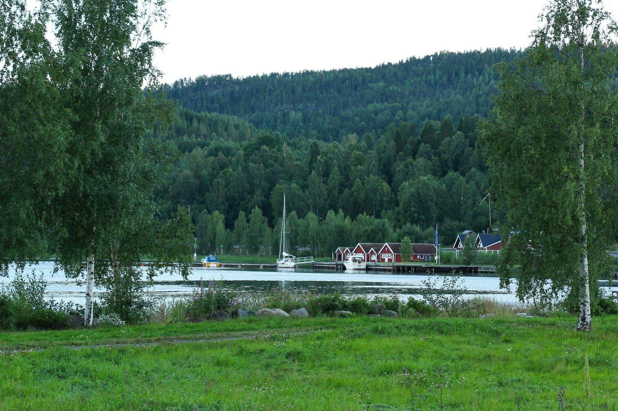 Docksta Hotell Bagian luar foto